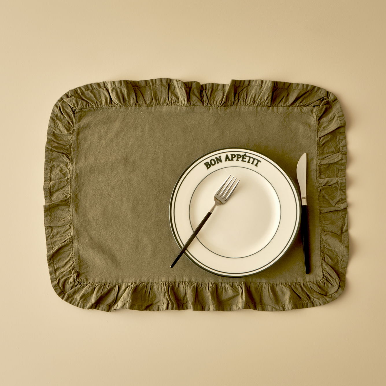 Elegance Cotton Ruffled Edge Placemat