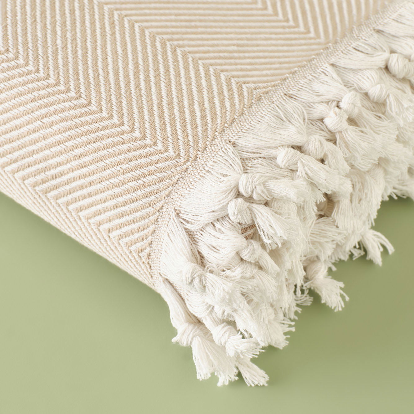 Nina Herringbone Bedspread with Tassels