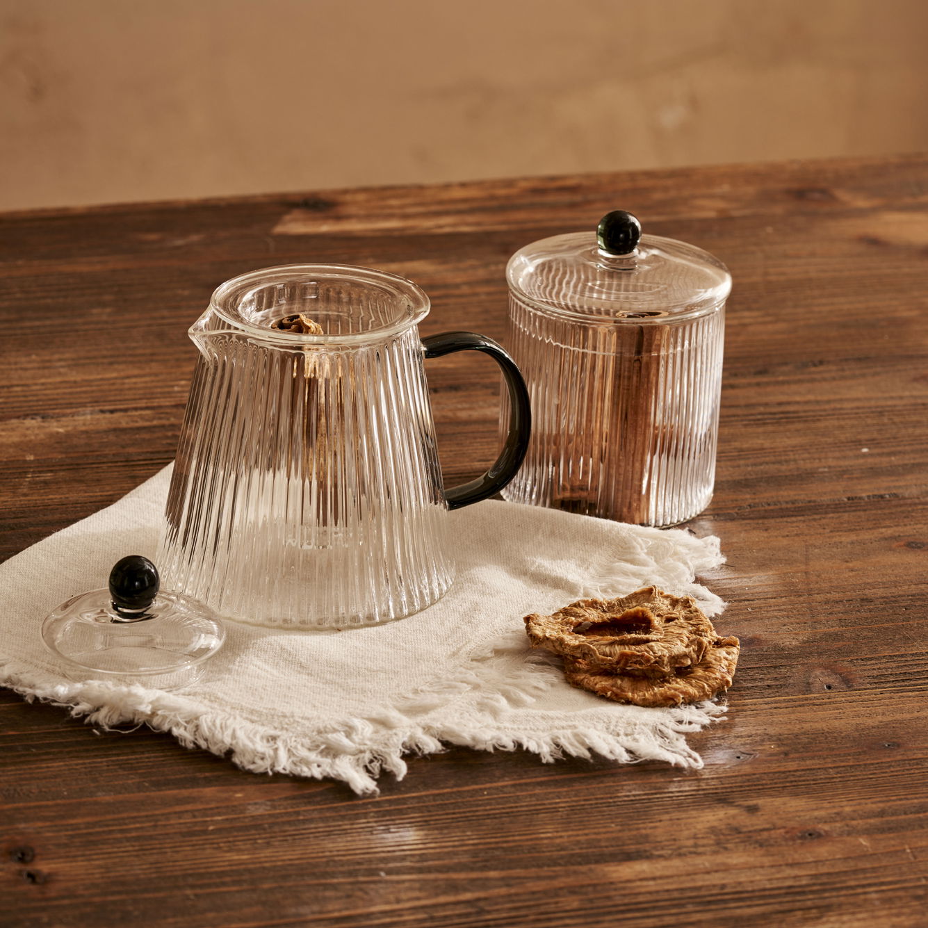 Blaze Ribbed Clear Glass Teapot