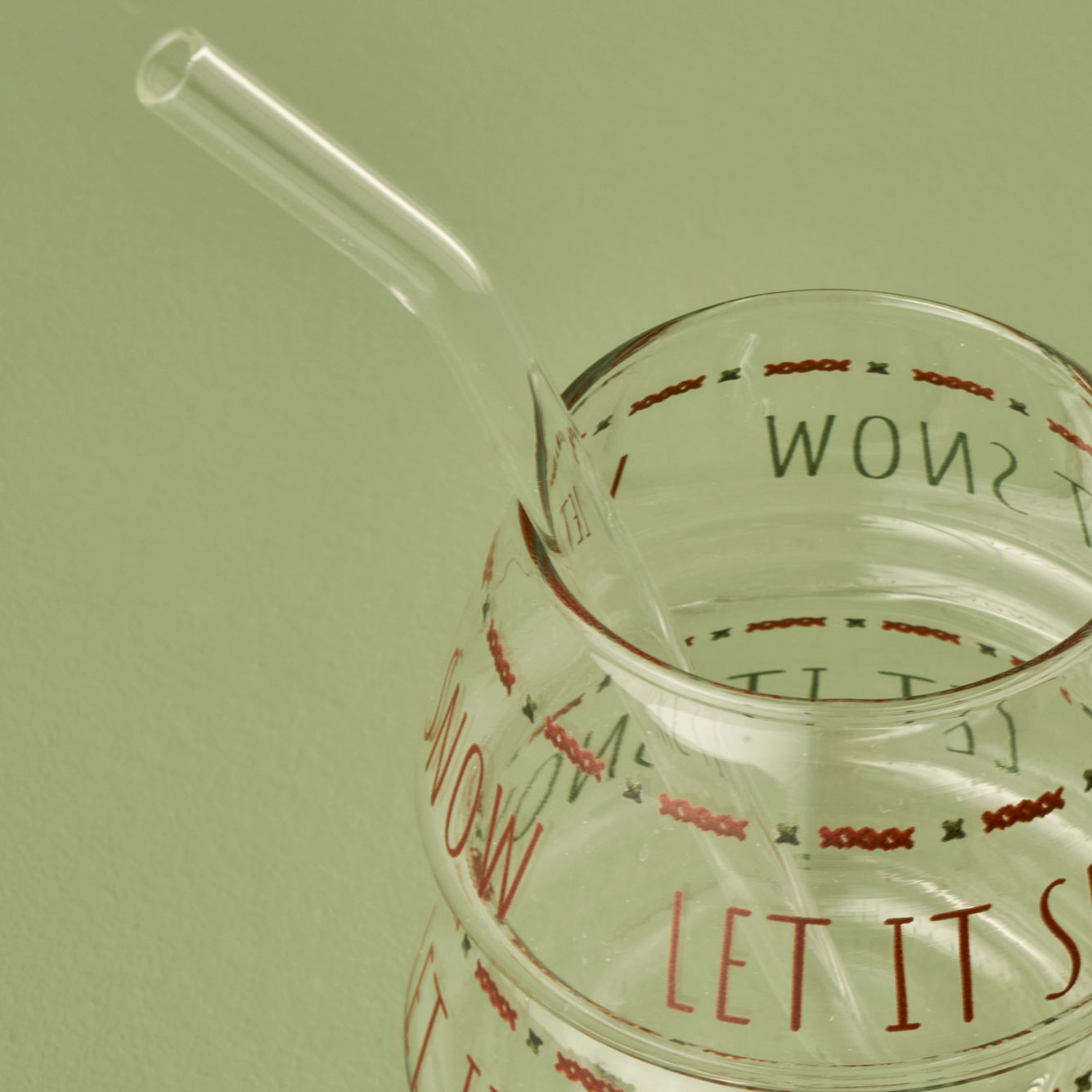 Jolly ‘Let It Snow’ Glass Tumbler with Straw
