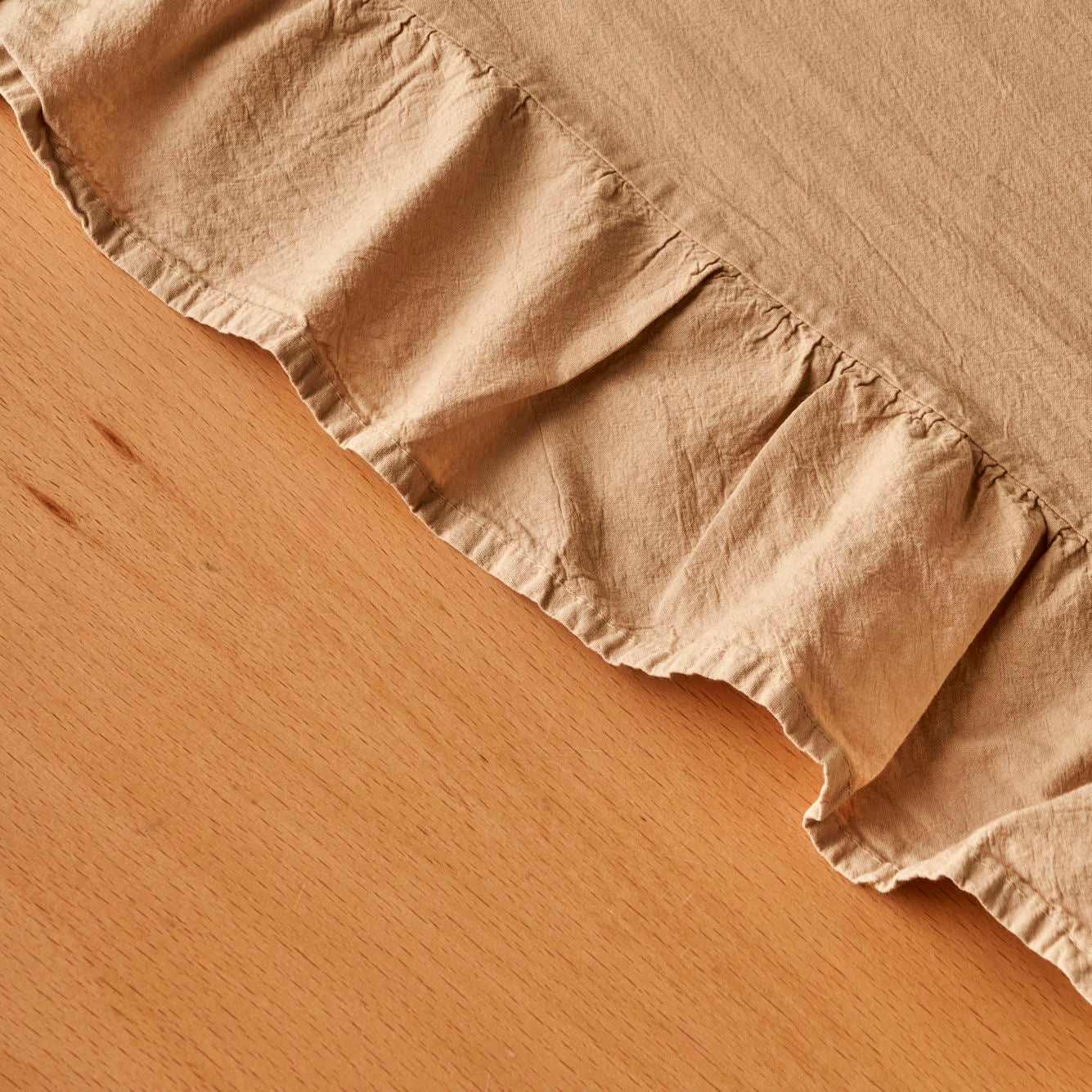 Elegance Ruffled Edge Tablecloth