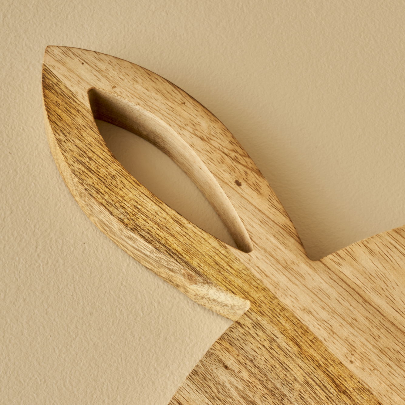 Sierra Round Mango Cutting Board