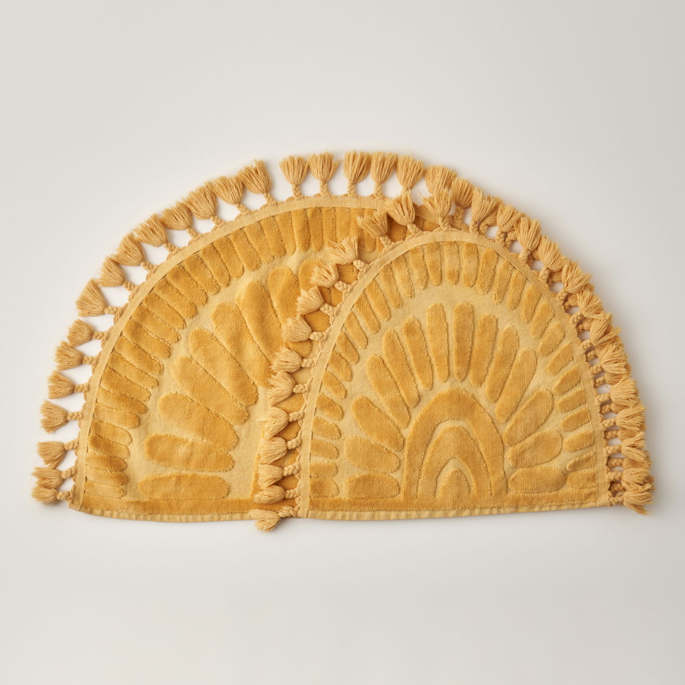Sunshine Tasseled Cotton Bath Mat Set