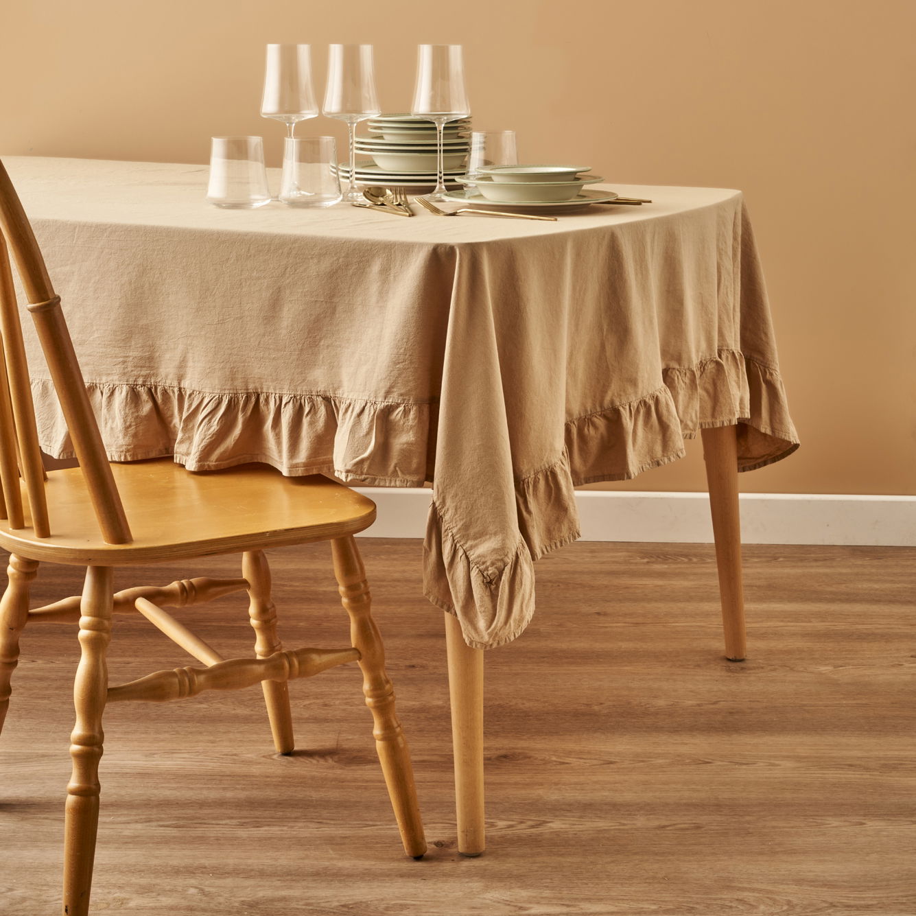 Elegance Ruffled Edge Tablecloth