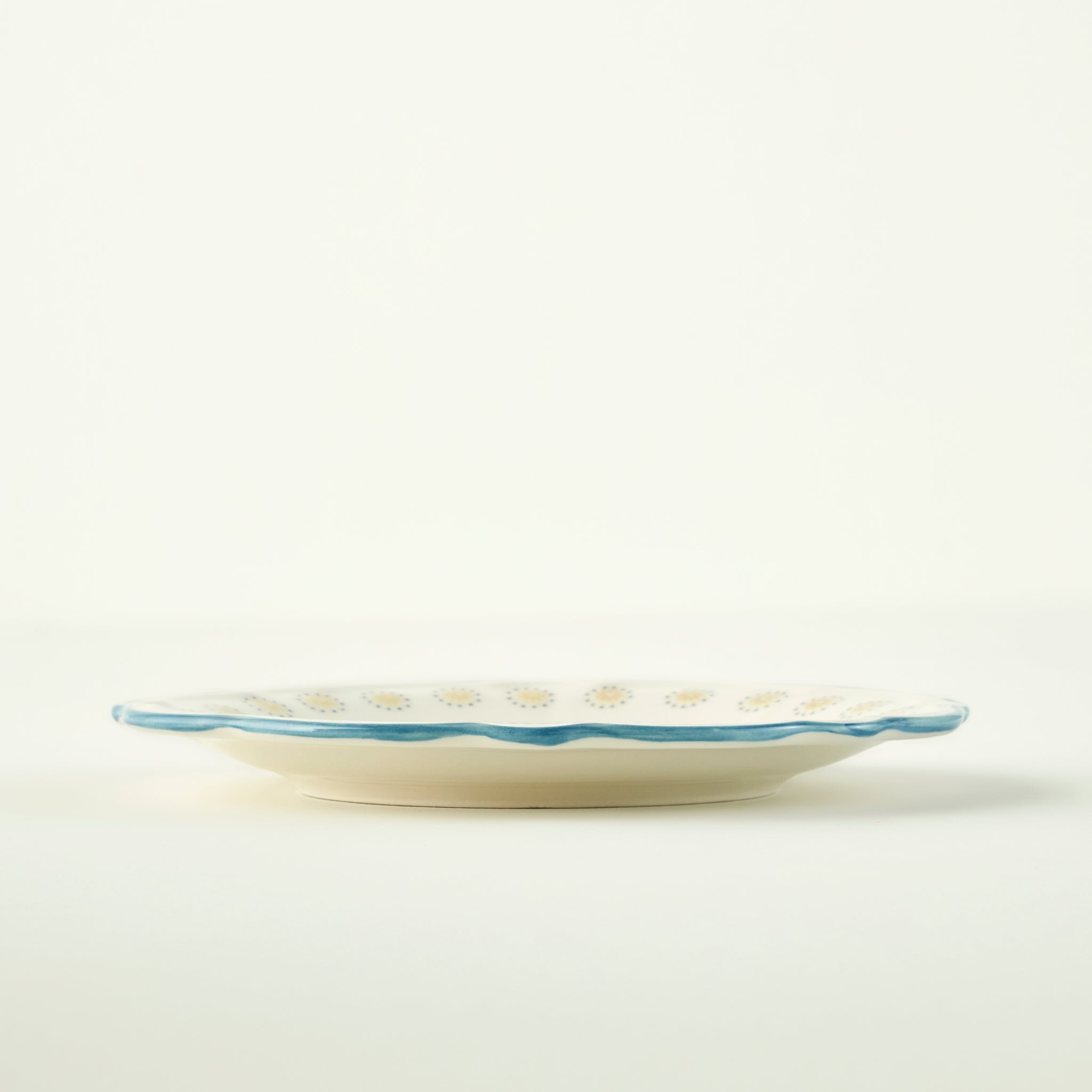 Mabel 24 Piece Porcelain Dinnerware Set