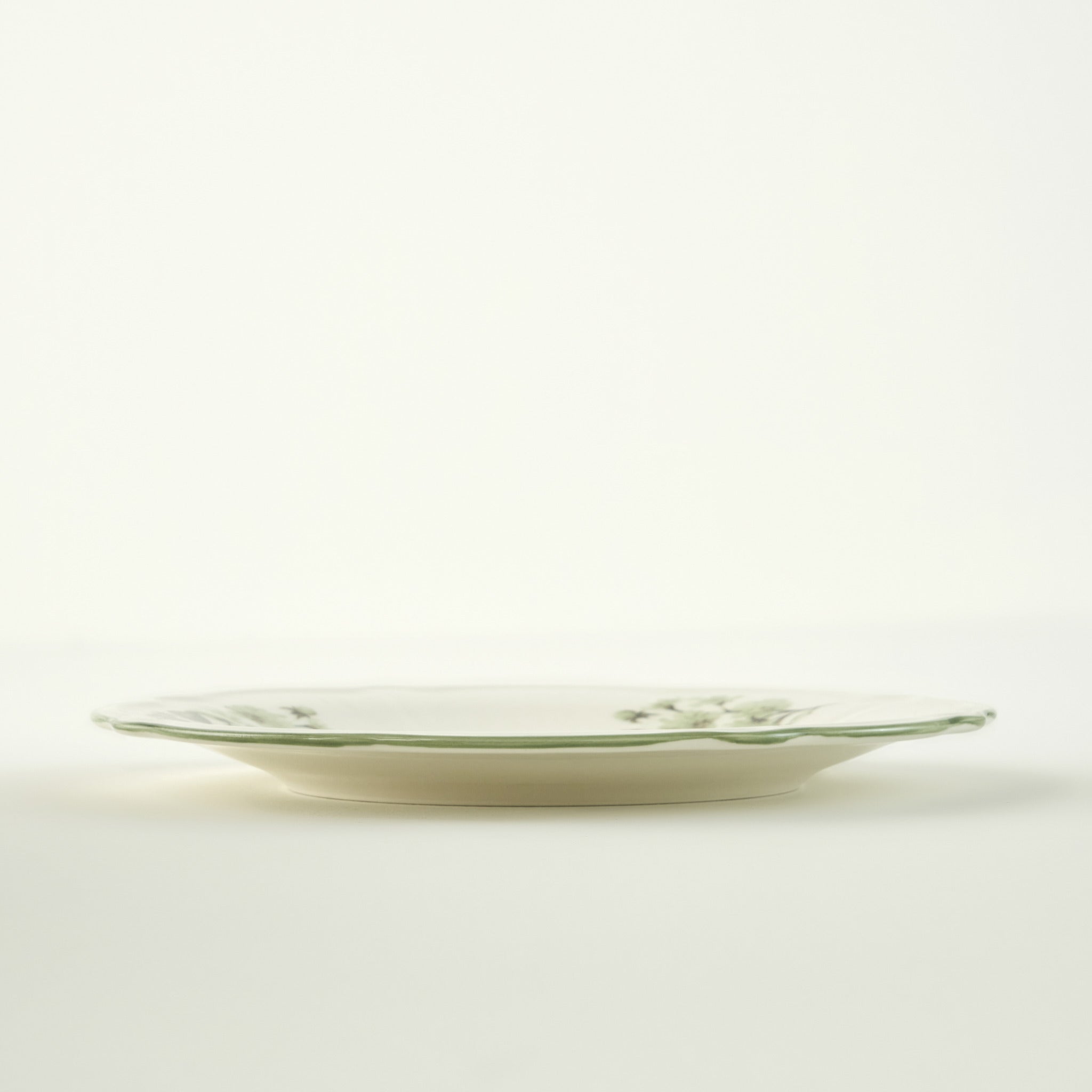 Julia 24 Piece Porcelain Dinnerware Set