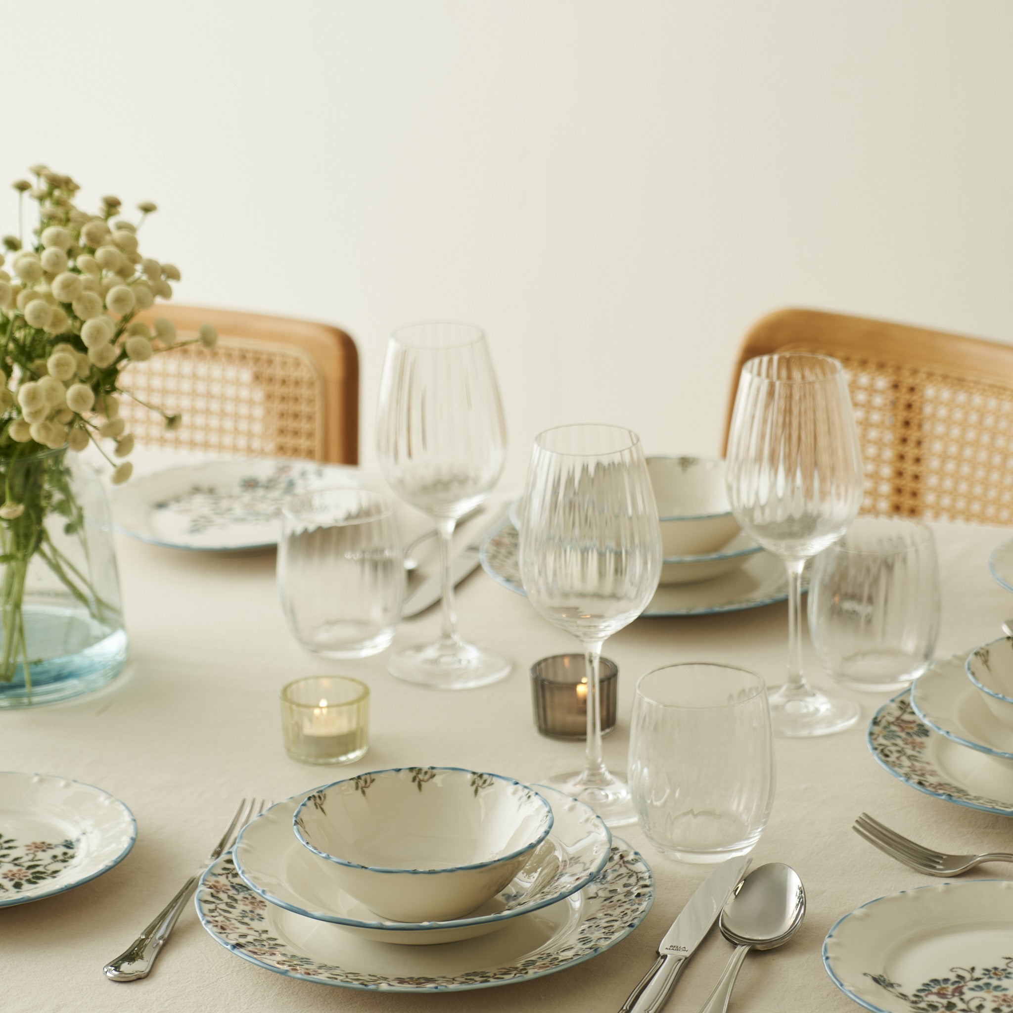 Vintage 24 Piece Porcelain Dinnerware Set