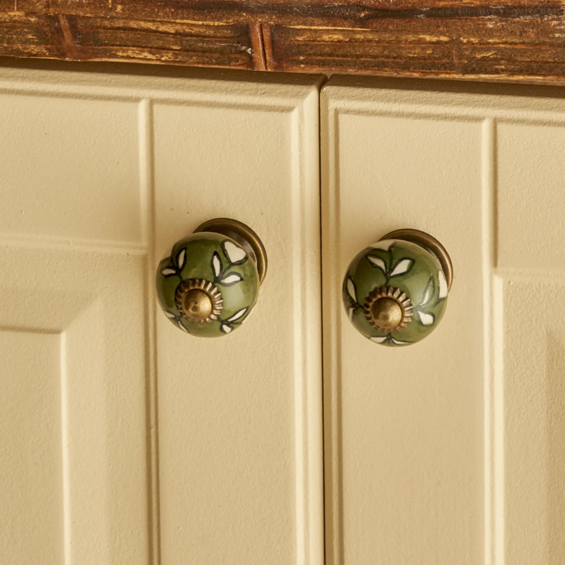 Priel Cabinet Knobs (Set of 2)