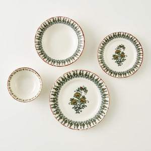 Indian 24 Piece Porcelain Dinnerware Set