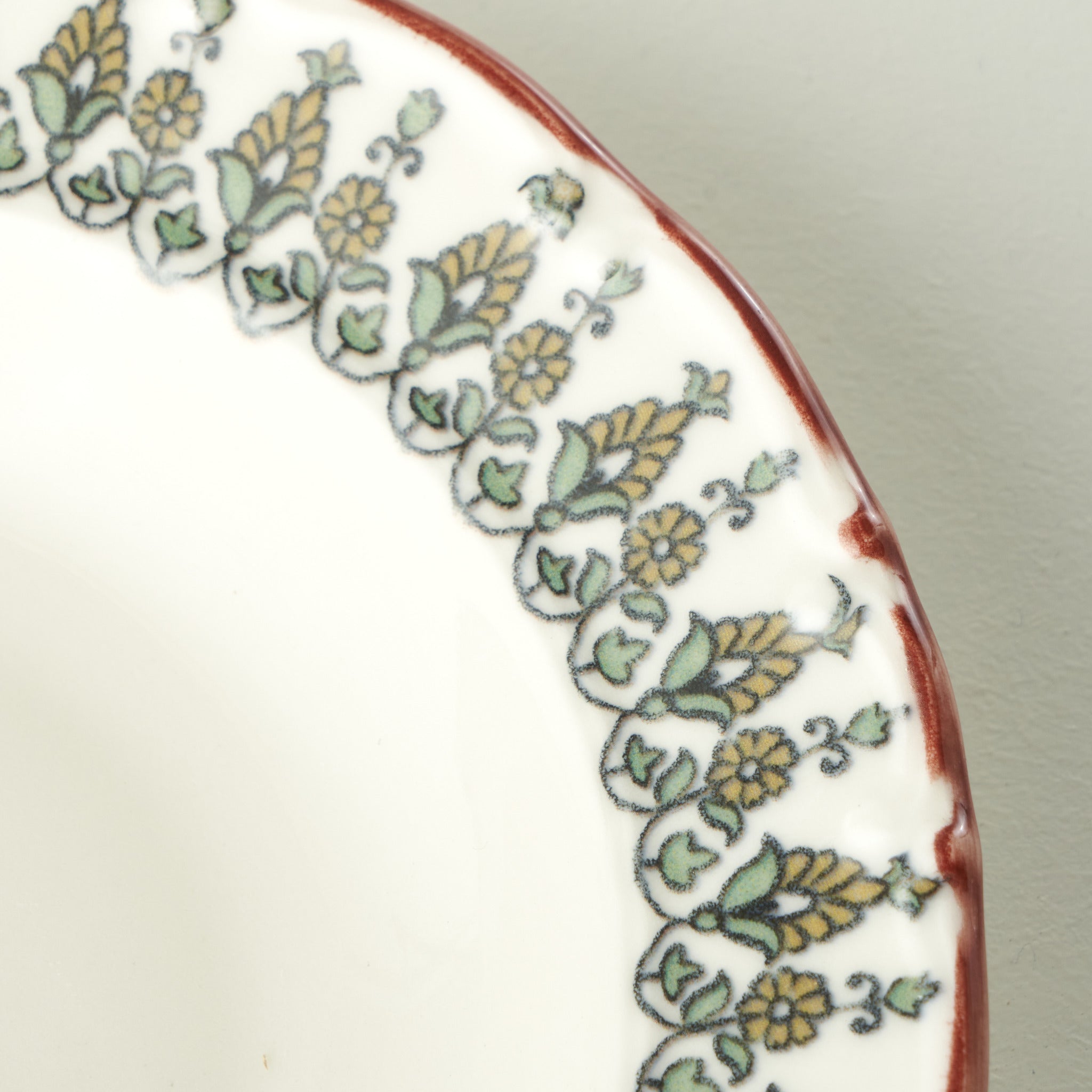 Indian 24 Piece Porcelain Dinnerware Set