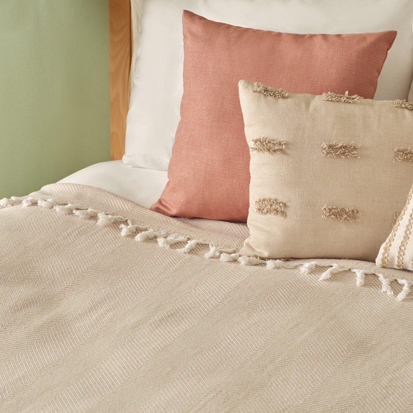 Nina Herringbone Bedspread with Tassels
