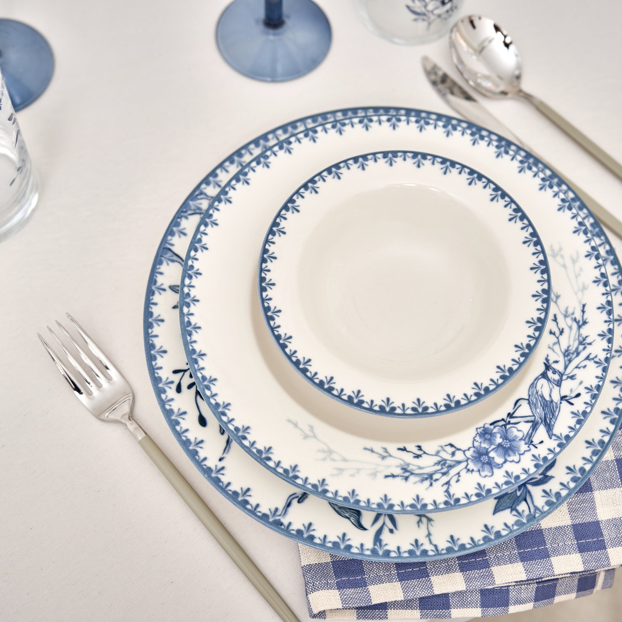 Bleu Blanc 24 Piece Porcelain Dinnerware Set