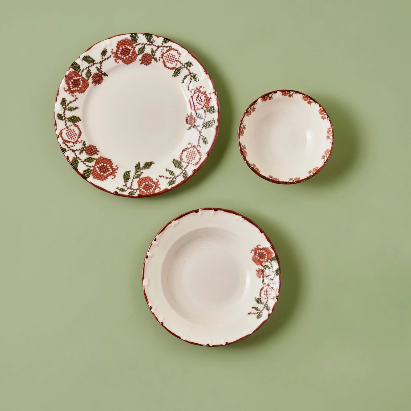 Jolly Porcelain Dinnerware Set (18 Piece)