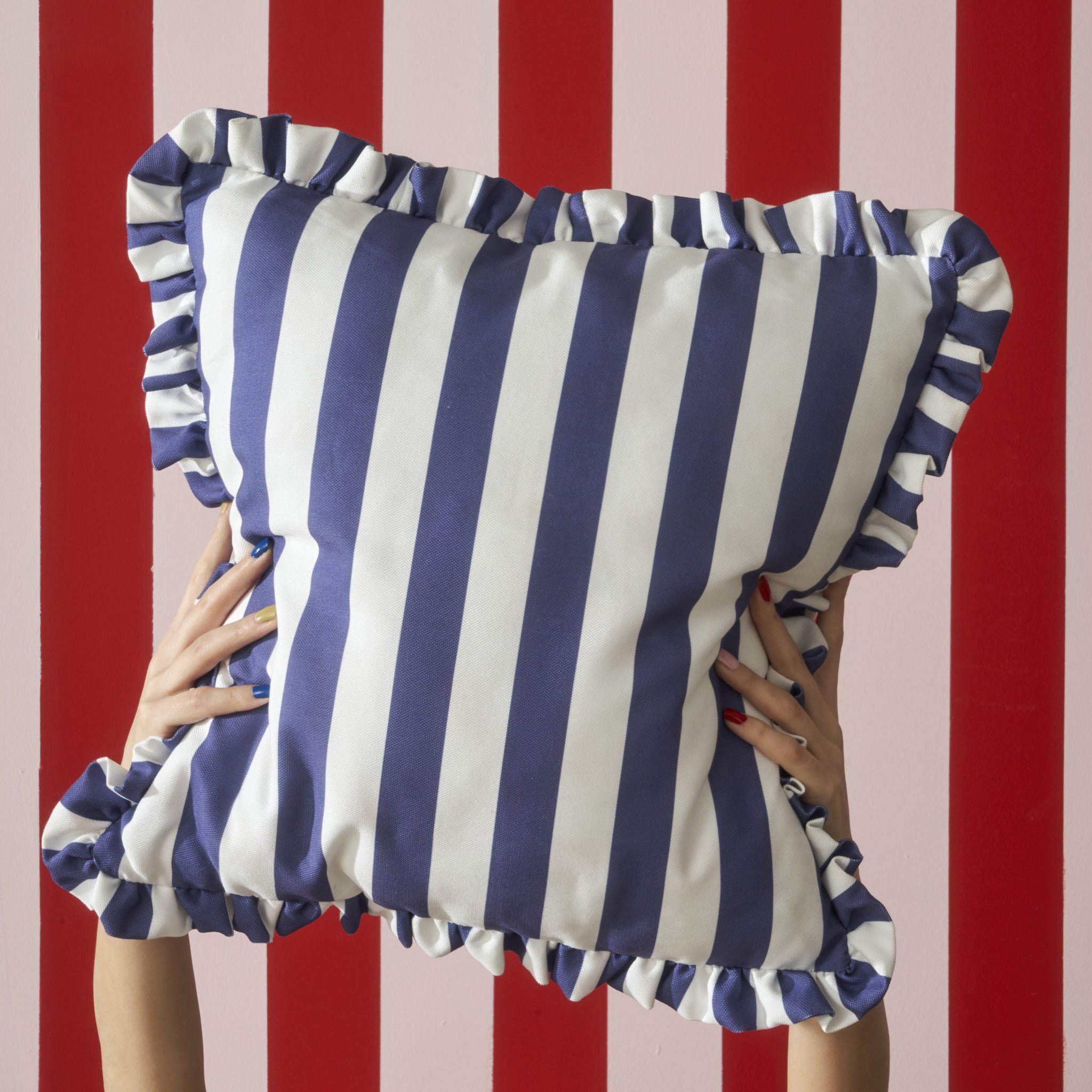 Line Ruffled Cushion Cover