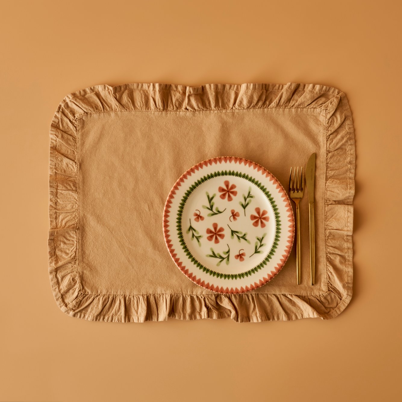 Elegance Cotton Ruffled Edge Placemat