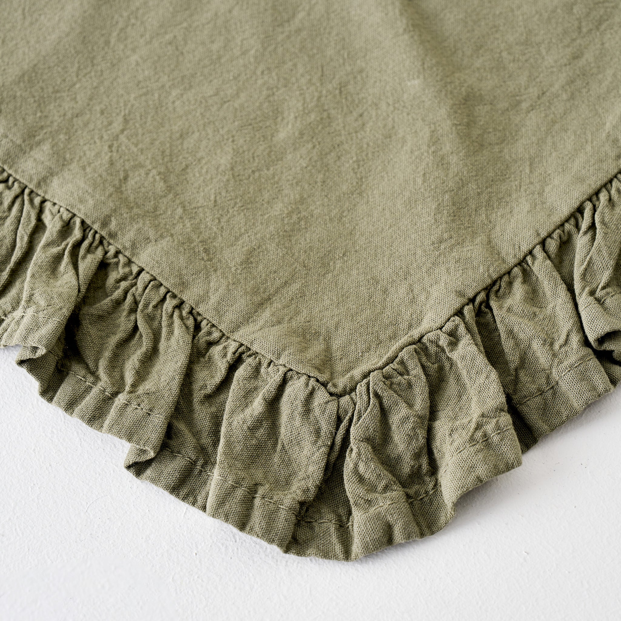 Elegance Cotton Ruffled Edge Placemat