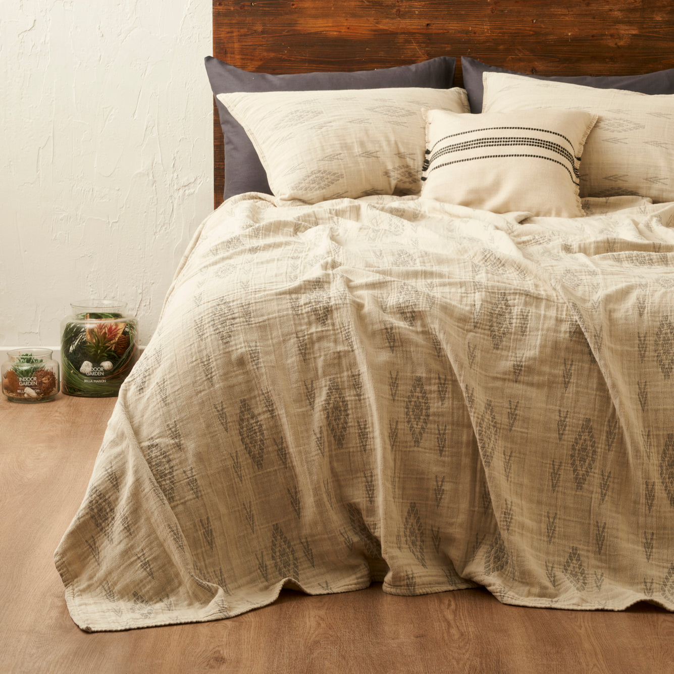 Merlin Cotton Coverlet with Shams