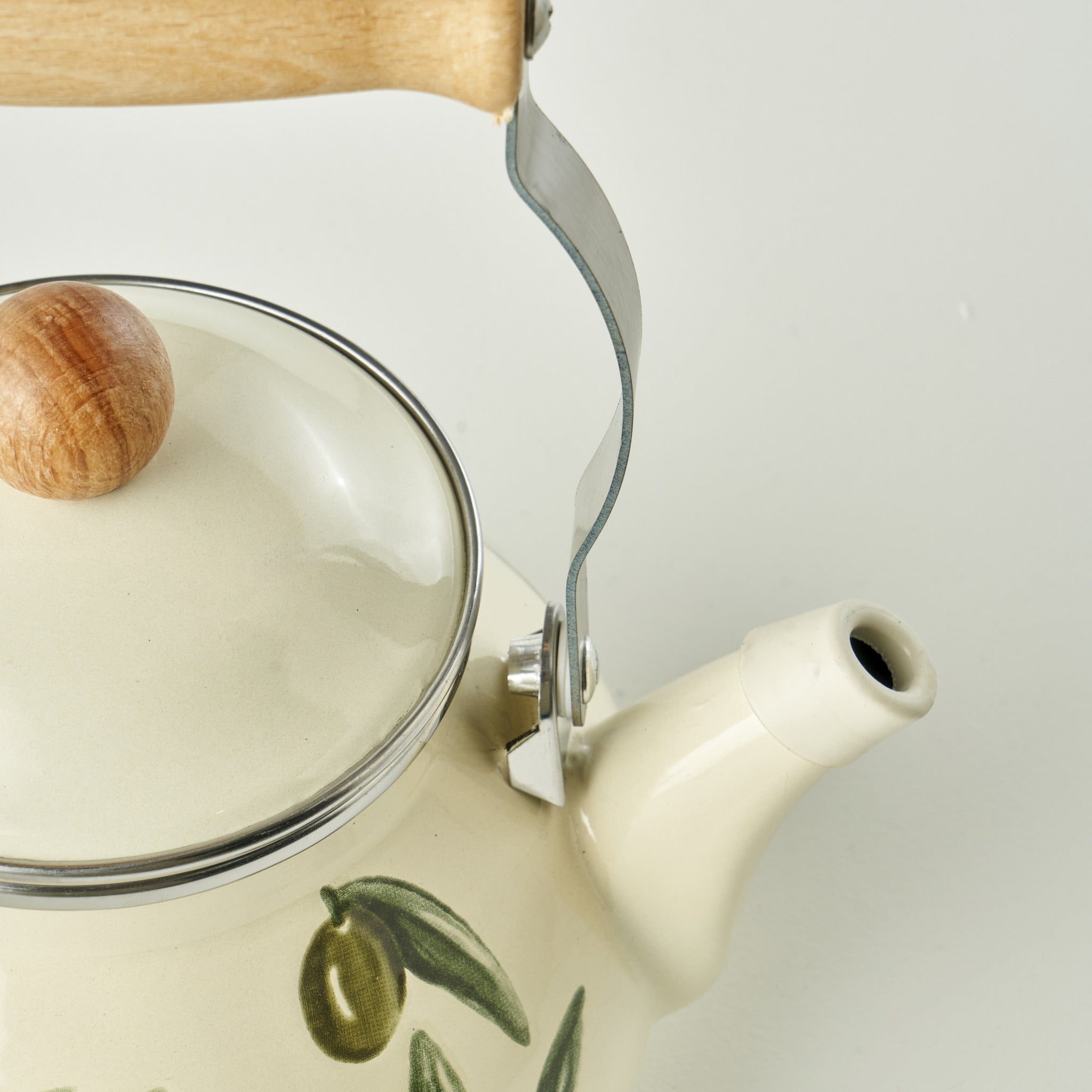 Olive Enamel Teapot with Wooden Handle