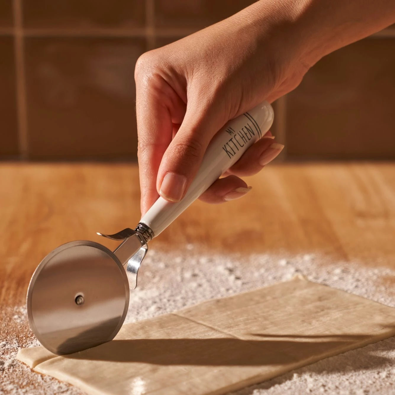 My Kitchen Pizza Wheel with Porcelain Handle