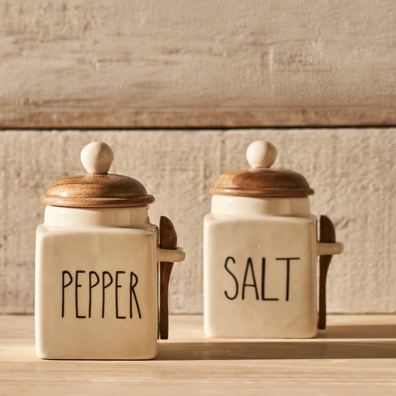 'Pepper' Ceramic Jar With  Acacia Lid & Spoon