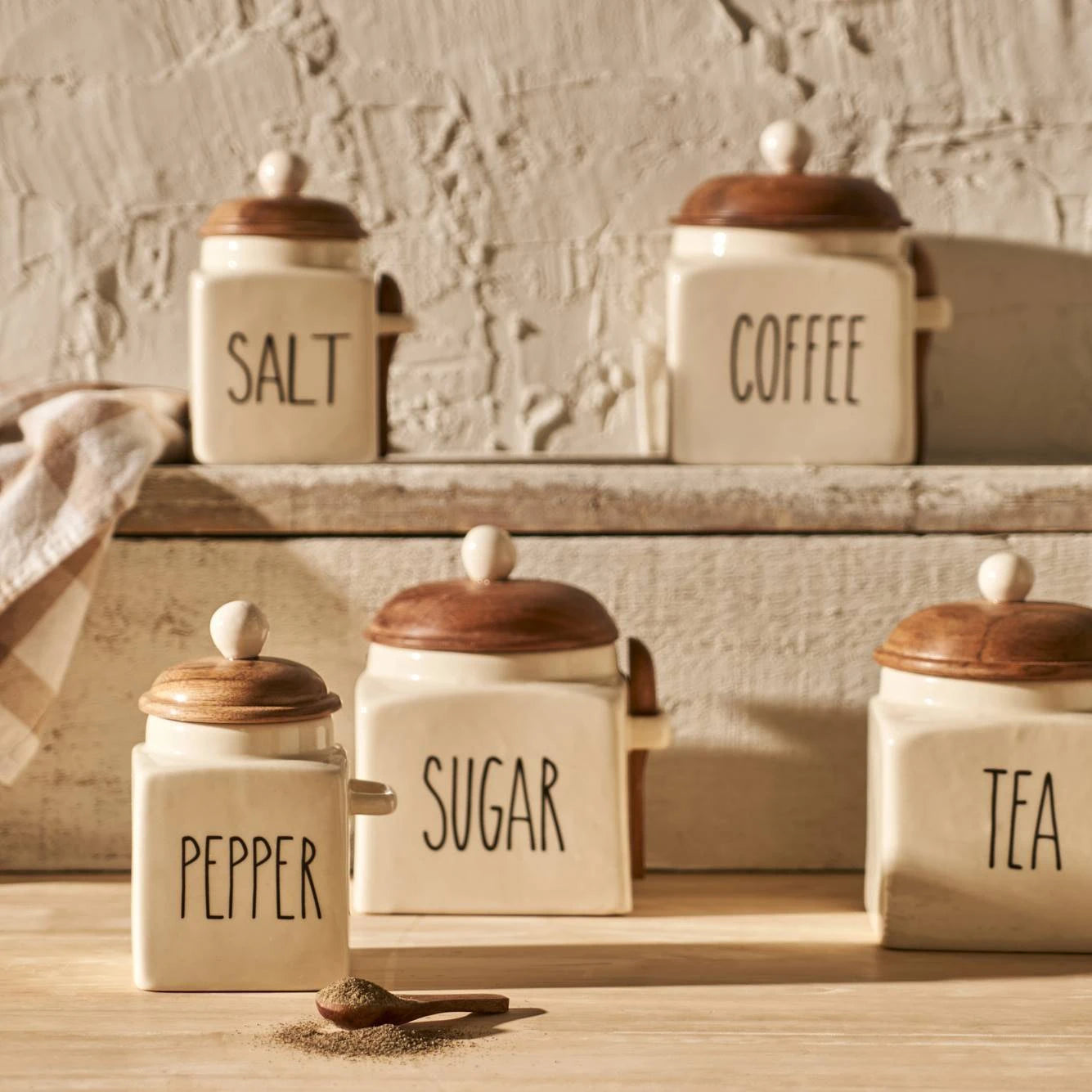 'Pepper' Ceramic Jar With  Acacia Lid & Spoon