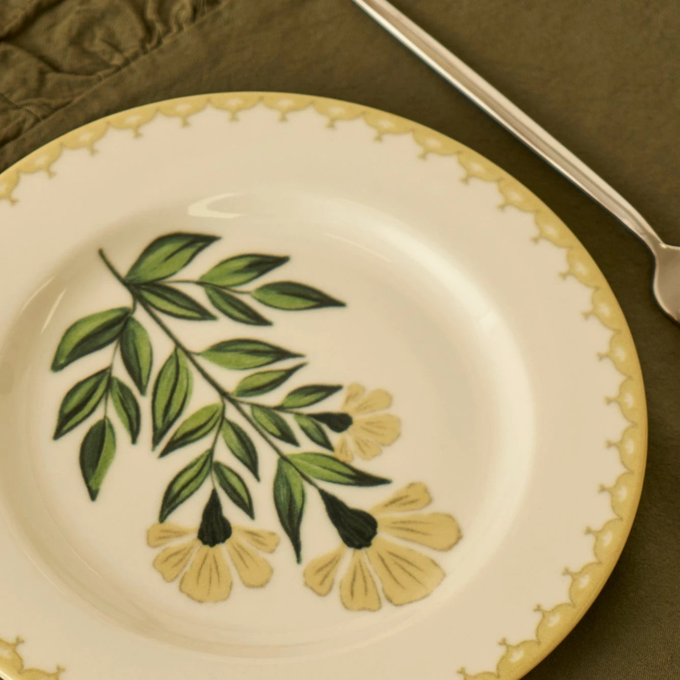 Lena Floral Motif Porcelain Breakfast Set (10 Pieces)