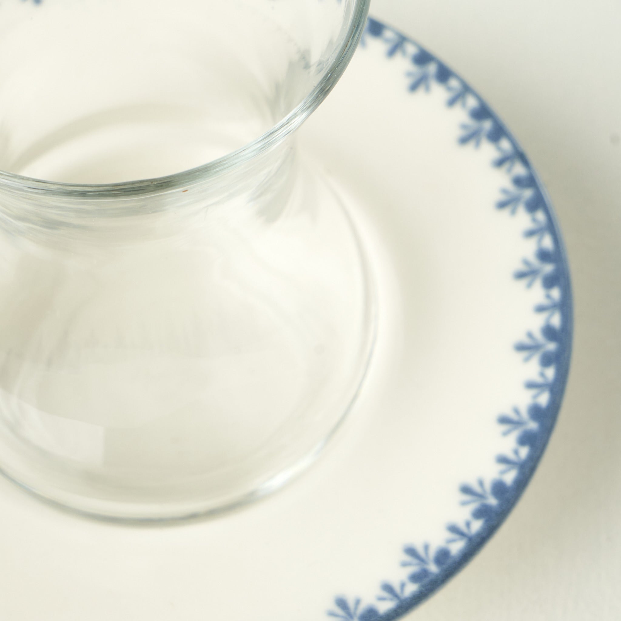 Bleu Blanc Tea Glass Set with Saucers (6-Piece)