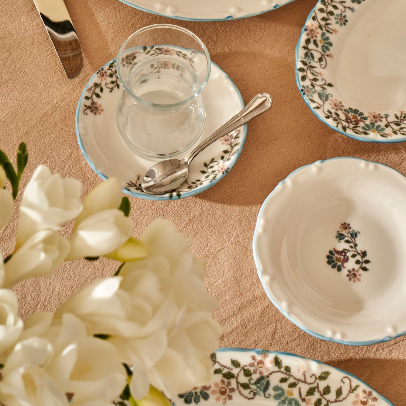 Vintage 6 Piece Tea Glass - Saucer Set