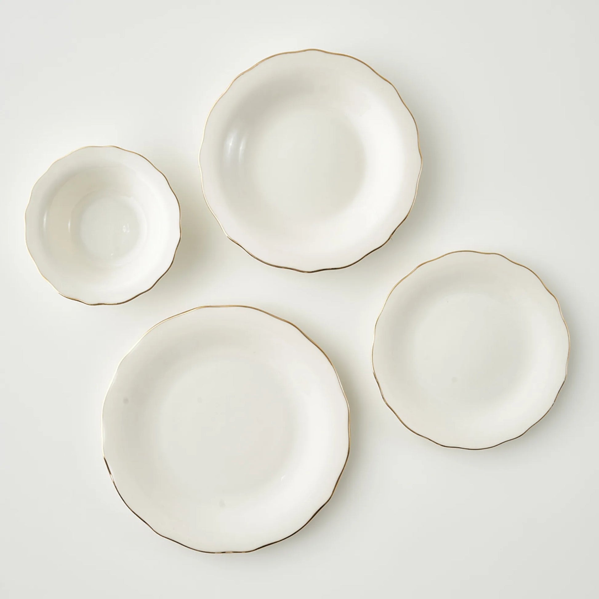 Victoria Porcelain 24 Piece Dinnerware Set Gold