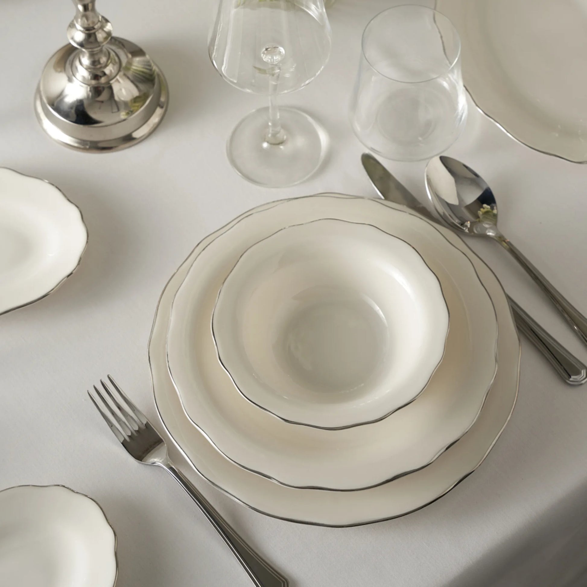 Victoria Porcelain 24 Piece Dinnerware Set Silver