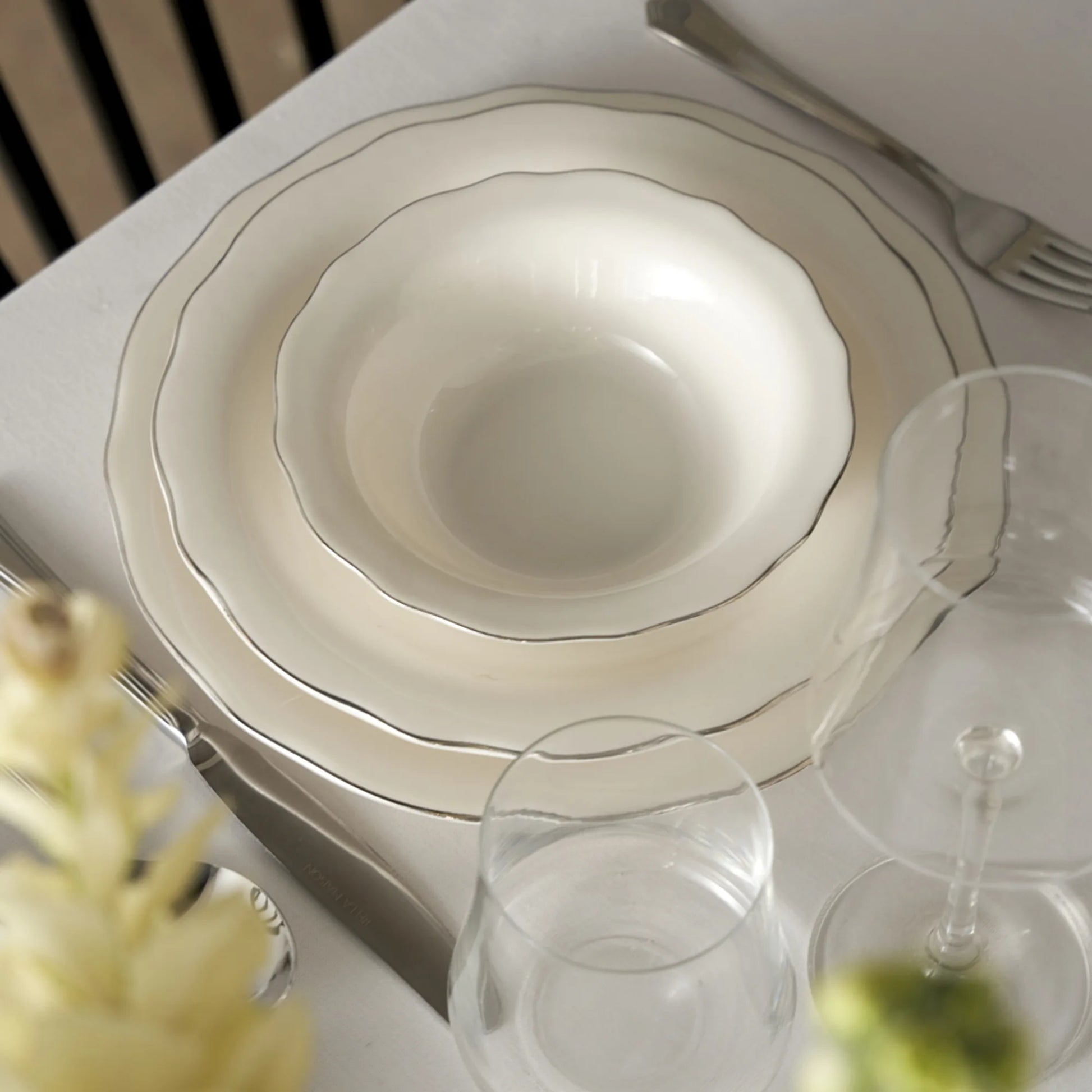 Victoria Porcelain 24 Piece Dinnerware Set Silver