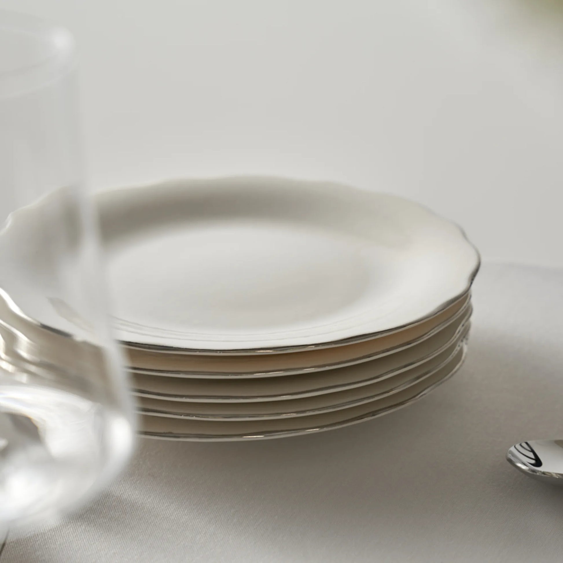 Victoria Porcelain 24 Piece Dinnerware Set Silver