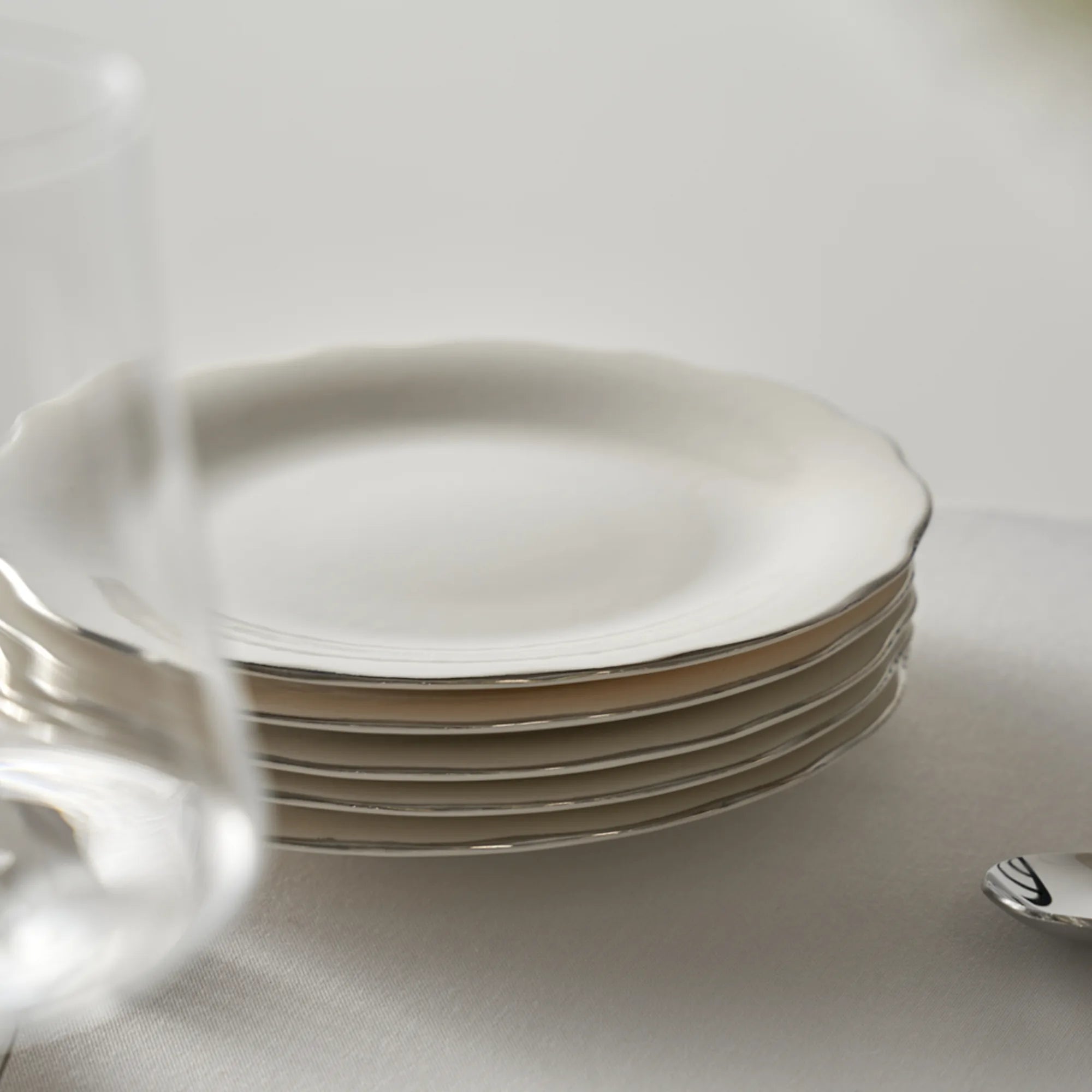 Victoria Porcelain 24 Piece Dinnerware Set Silver
