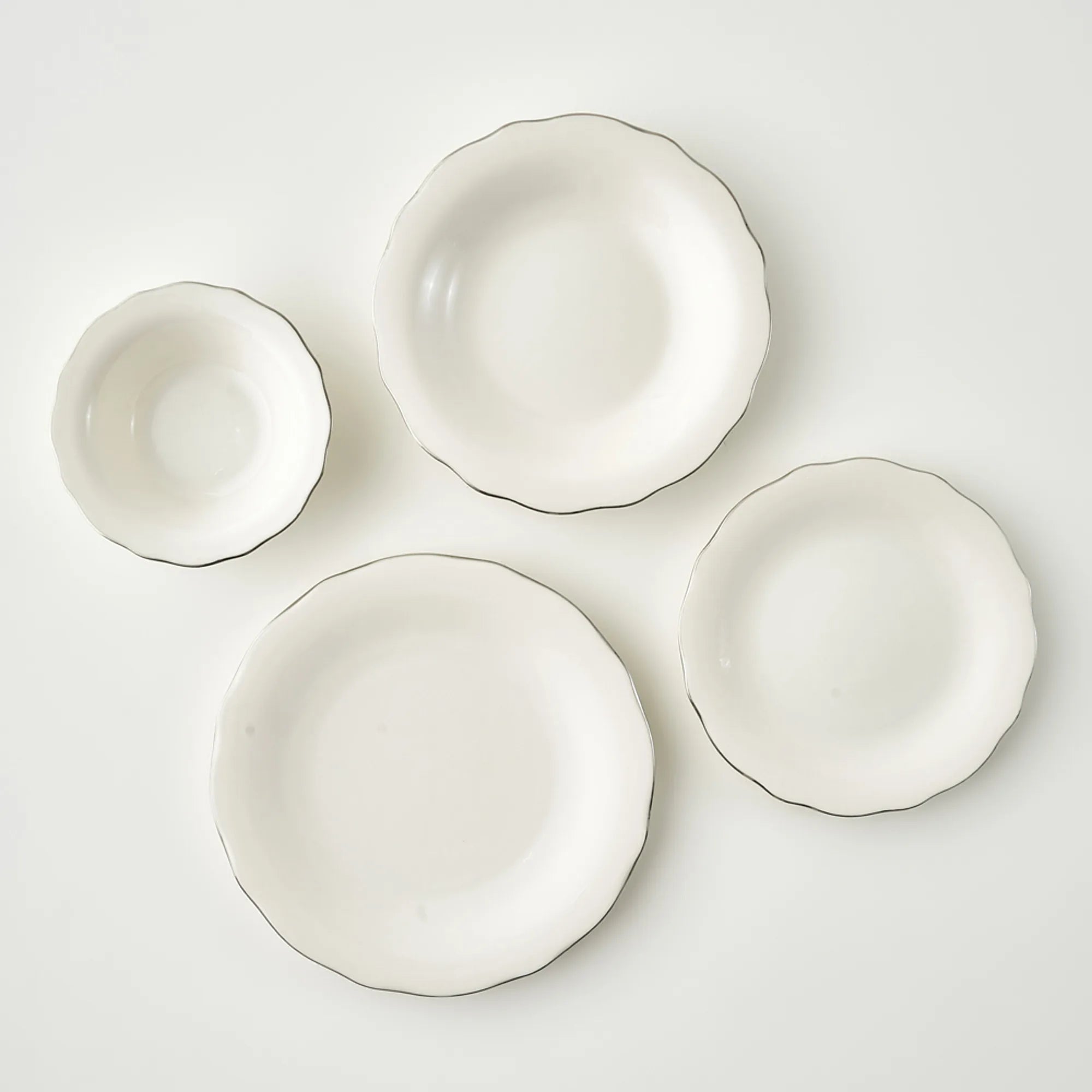 Victoria Porcelain 24 Piece Dinnerware Set Silver