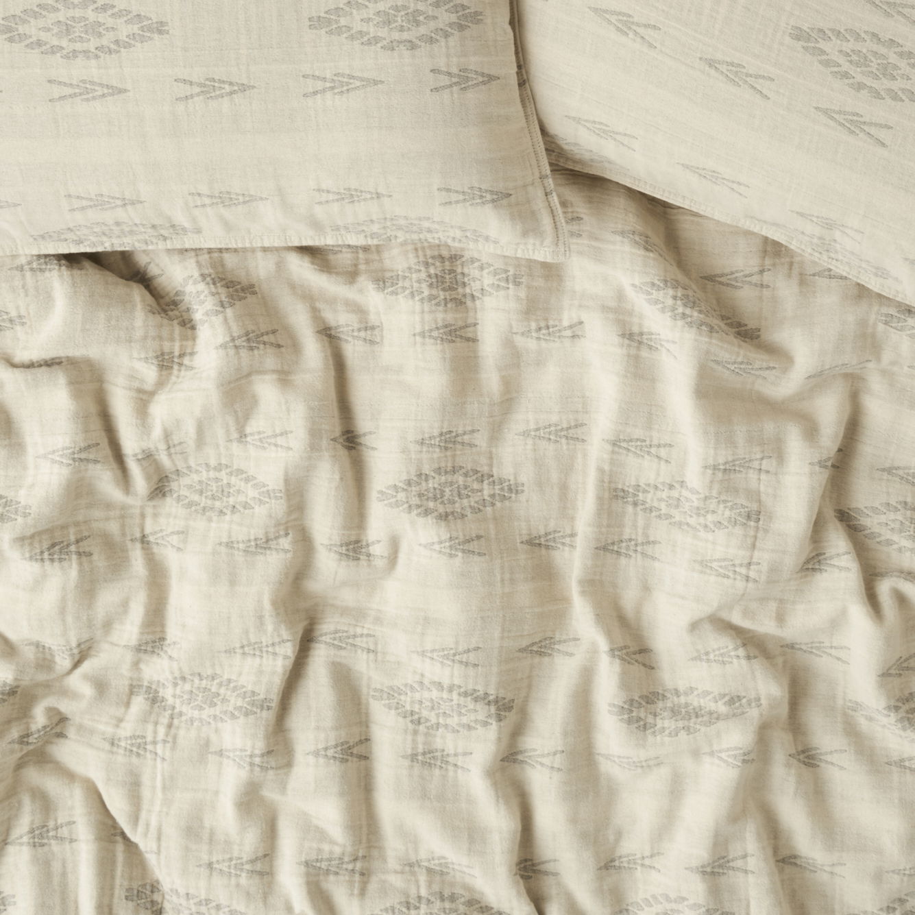 Merlin Cotton Coverlet with Shams