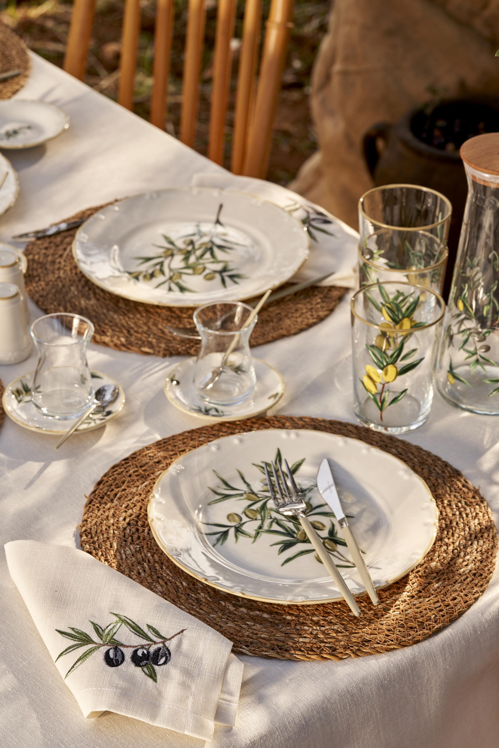 Olive Tea Glass Set with Saucers (6-Piece)