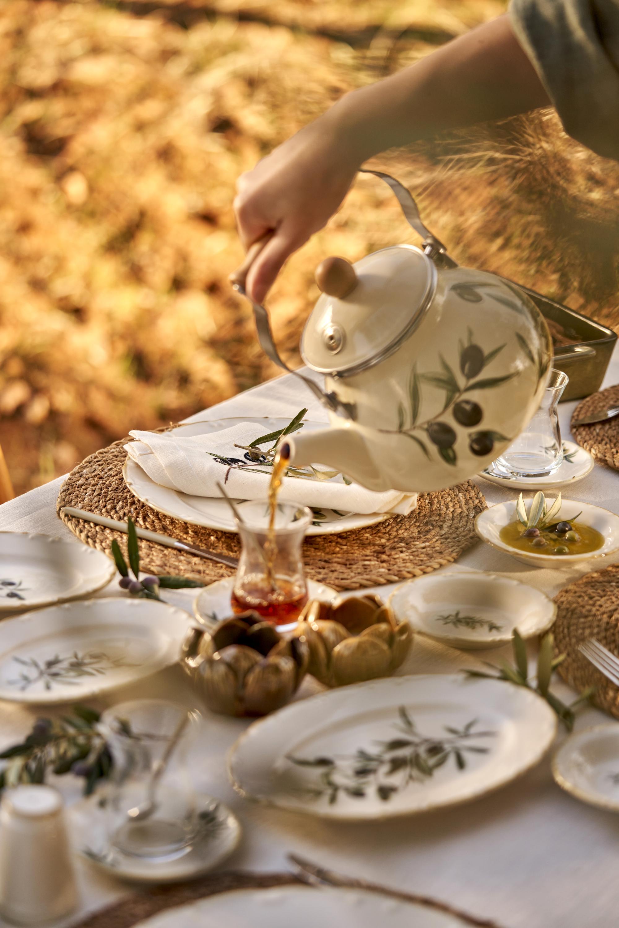 Olive Tea Glass Set with Saucers (6-Piece)