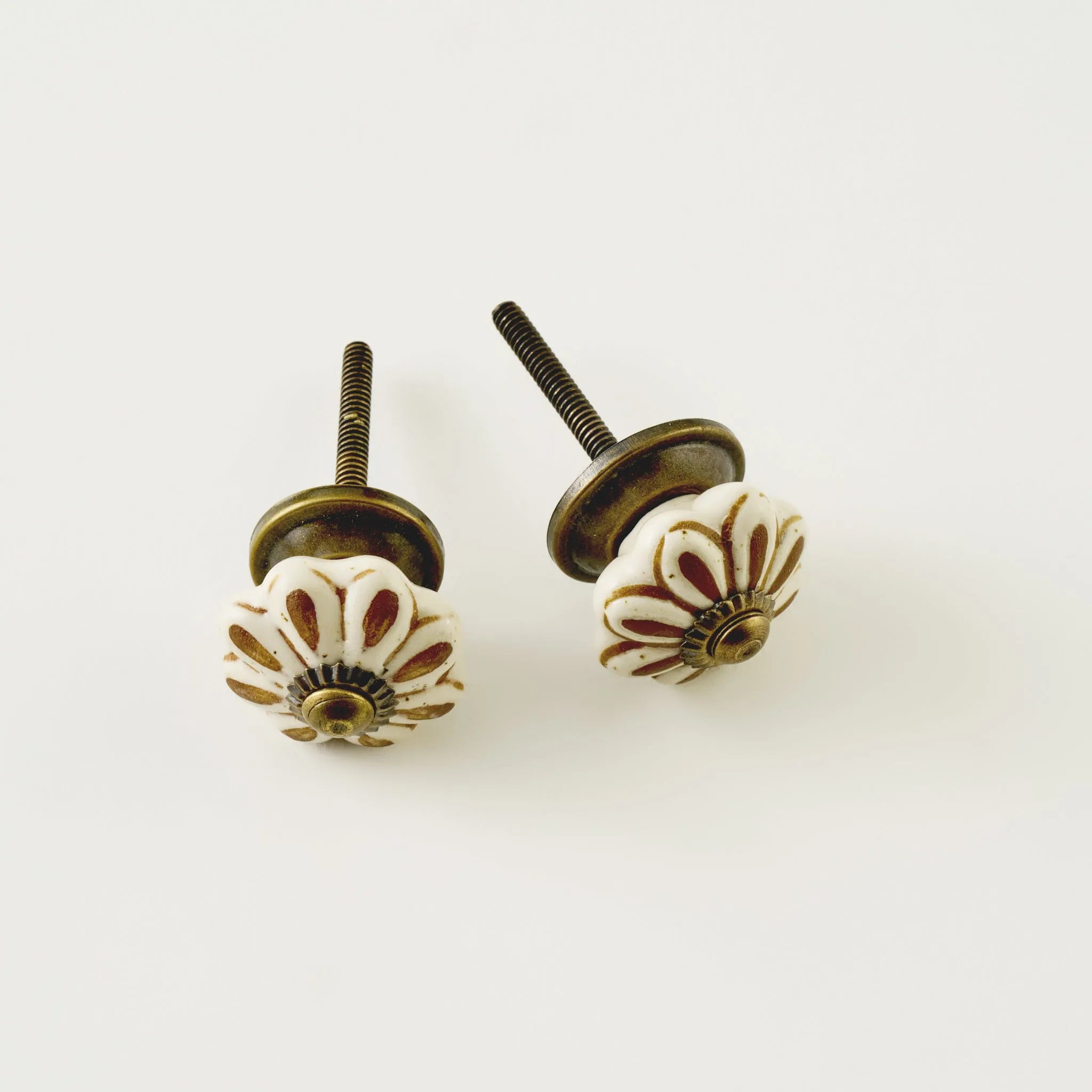 Aeris Ceramic Cabinet Knob (Set of 2) texture detail