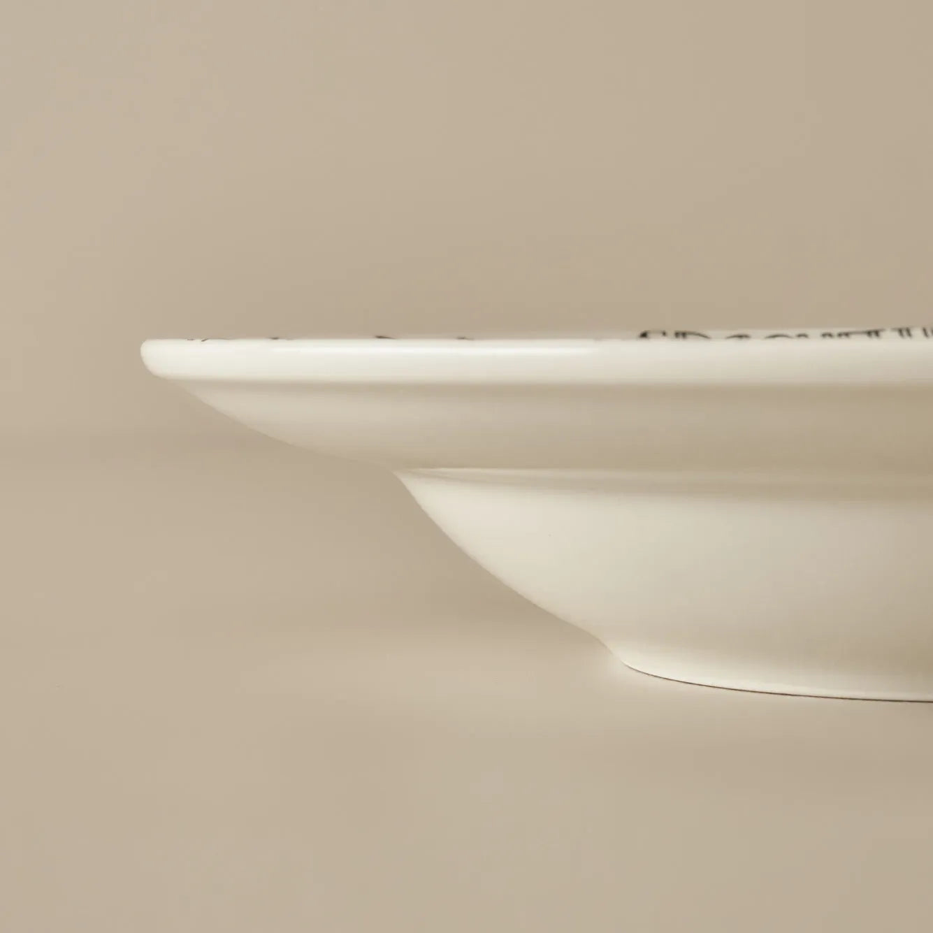 Alfredo Porcelain Pasta Bowl texture detail