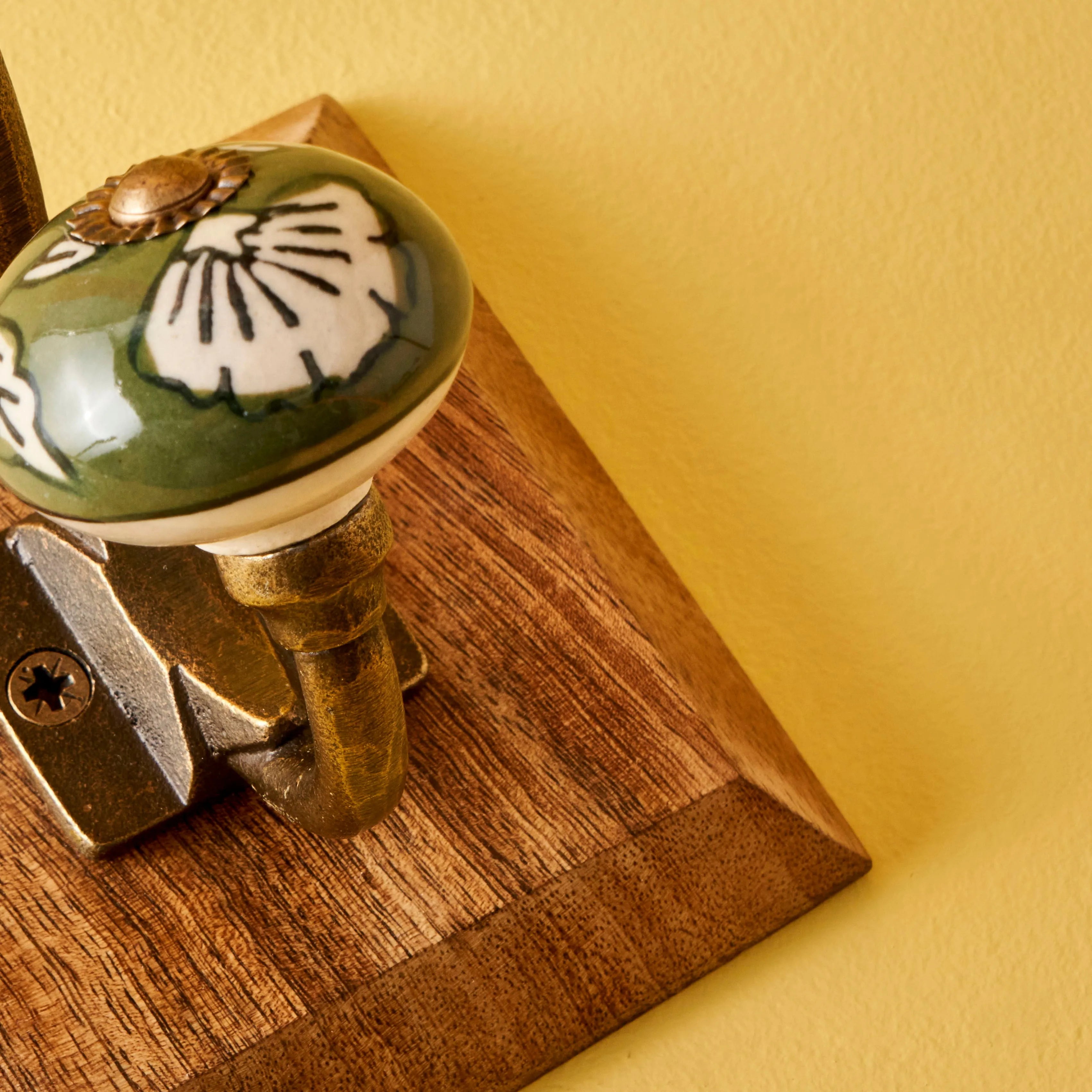 Alice Mango Hook with Ceramic Knob detail view