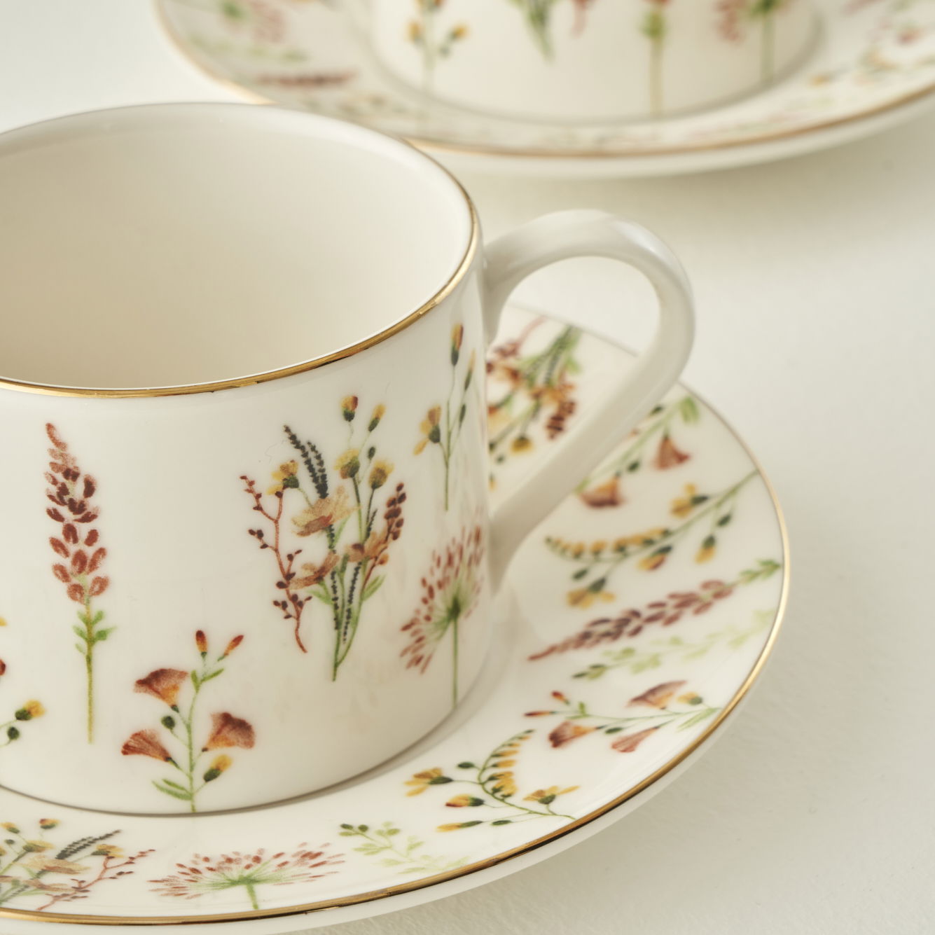 Flores Porcelain Tea Cup (Set of 2)