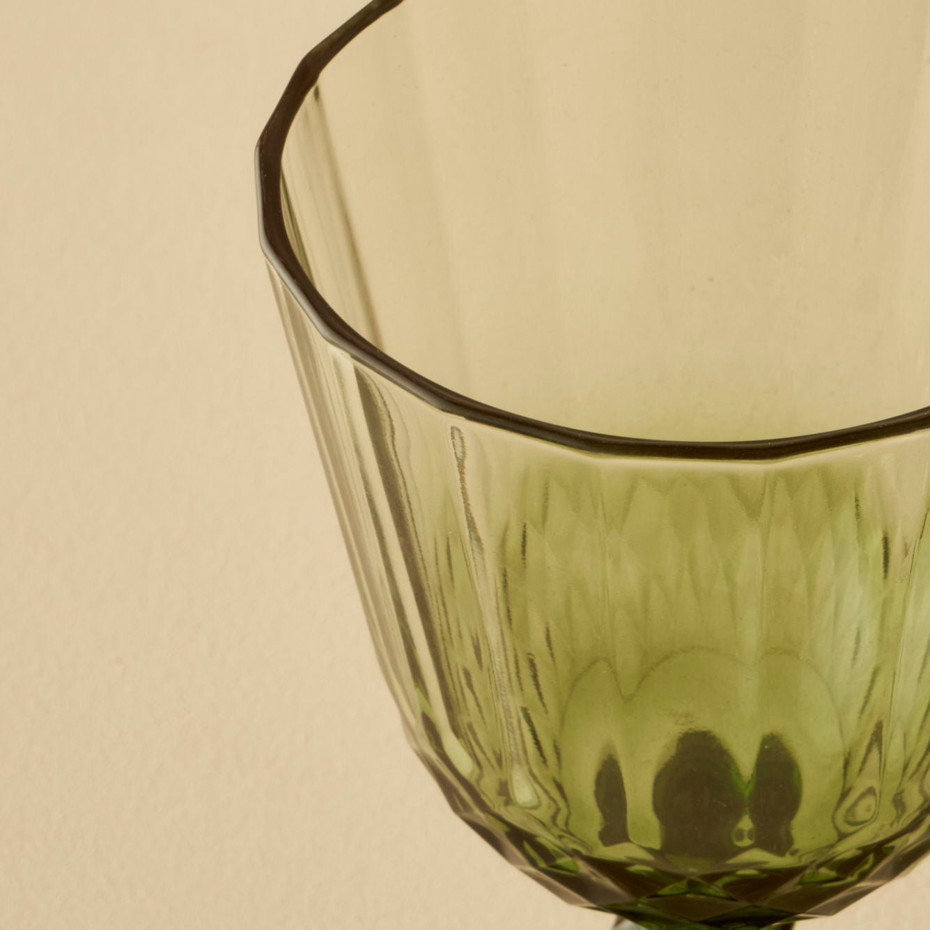 Colore Crystal Cut Wine Glass