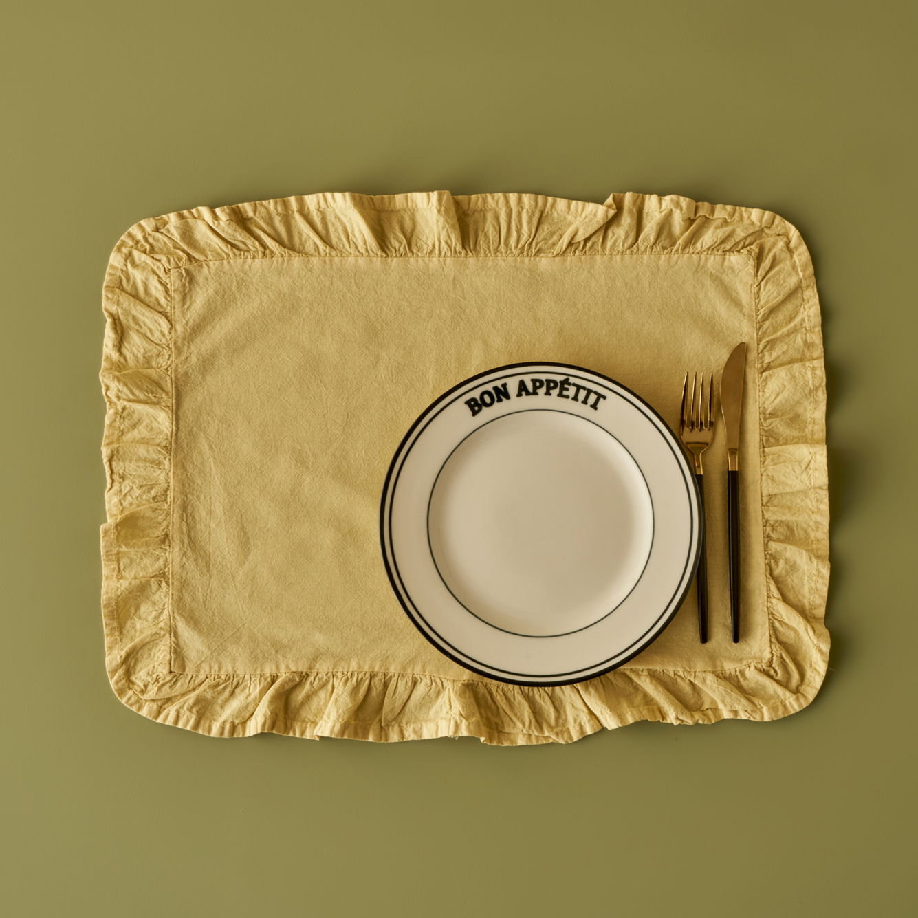 Elegance Cotton Ruffled Edge Placemat