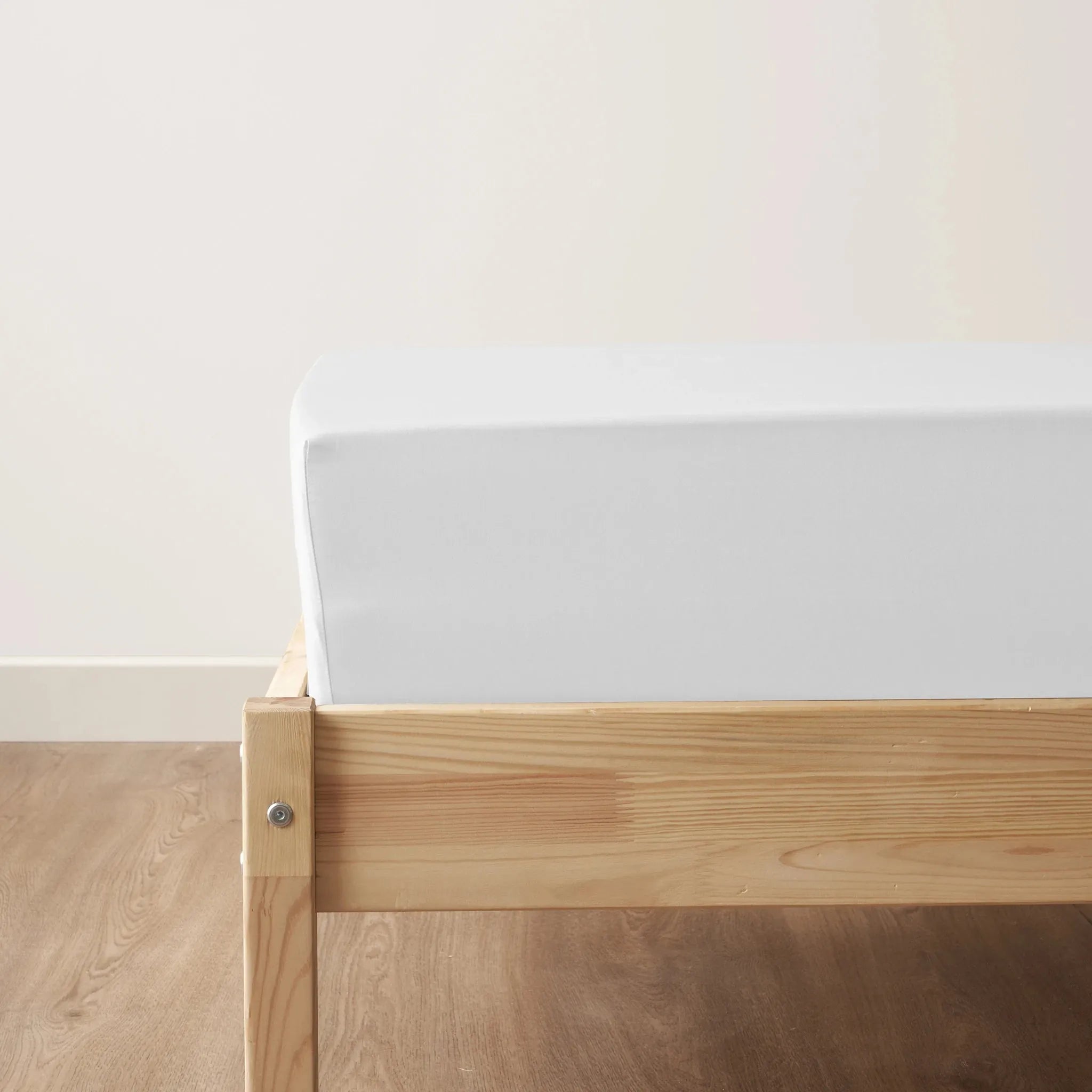 Basic 100% Turkish Cotton Sateen Sheet Set close up view