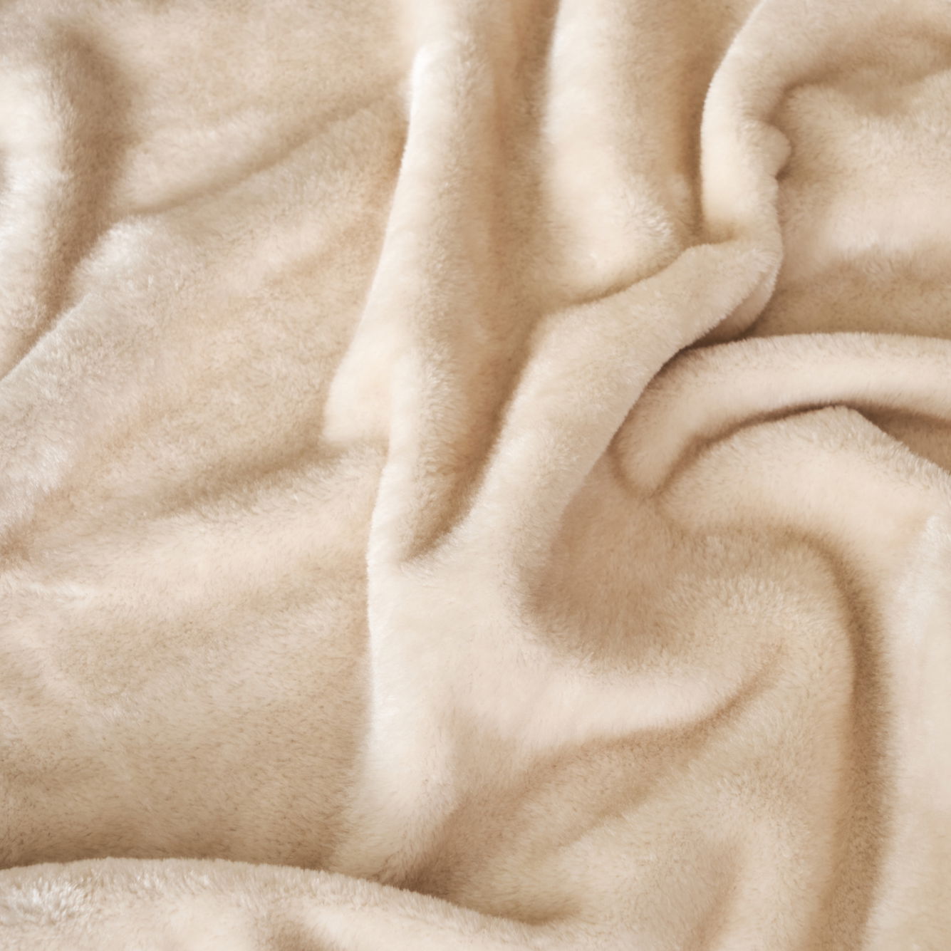 Shelly Wellsoft Plush Throw Blanket