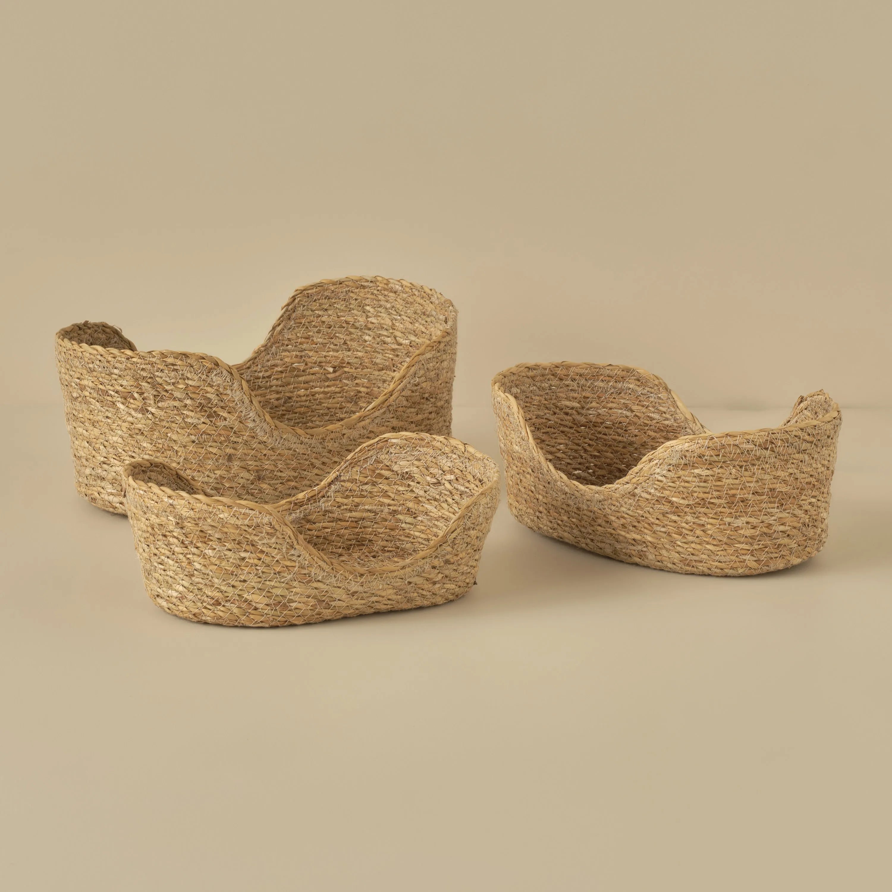 Berry Woven Natural Fiber Decorative Basket texture detail