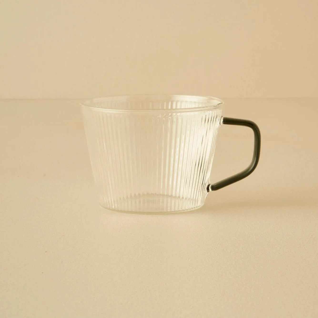 Blaze Glass Mug with Black Handle design detail