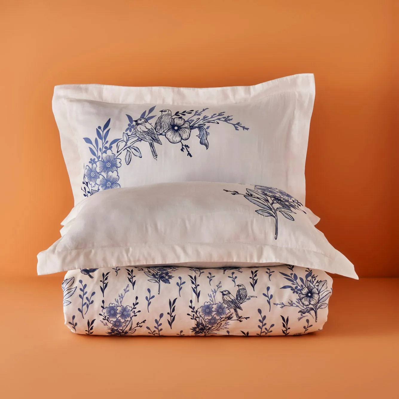 Bleu Blanc Cotton Sateen Duvet Set detail view