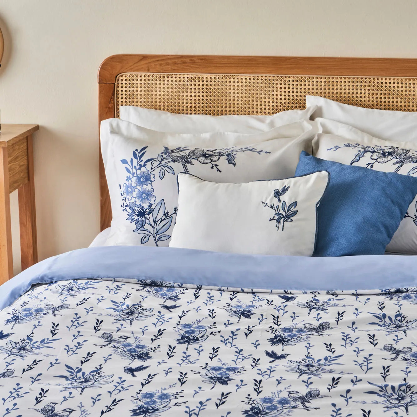 Bleu Blanc Cotton Sateen Duvet Set texture detail