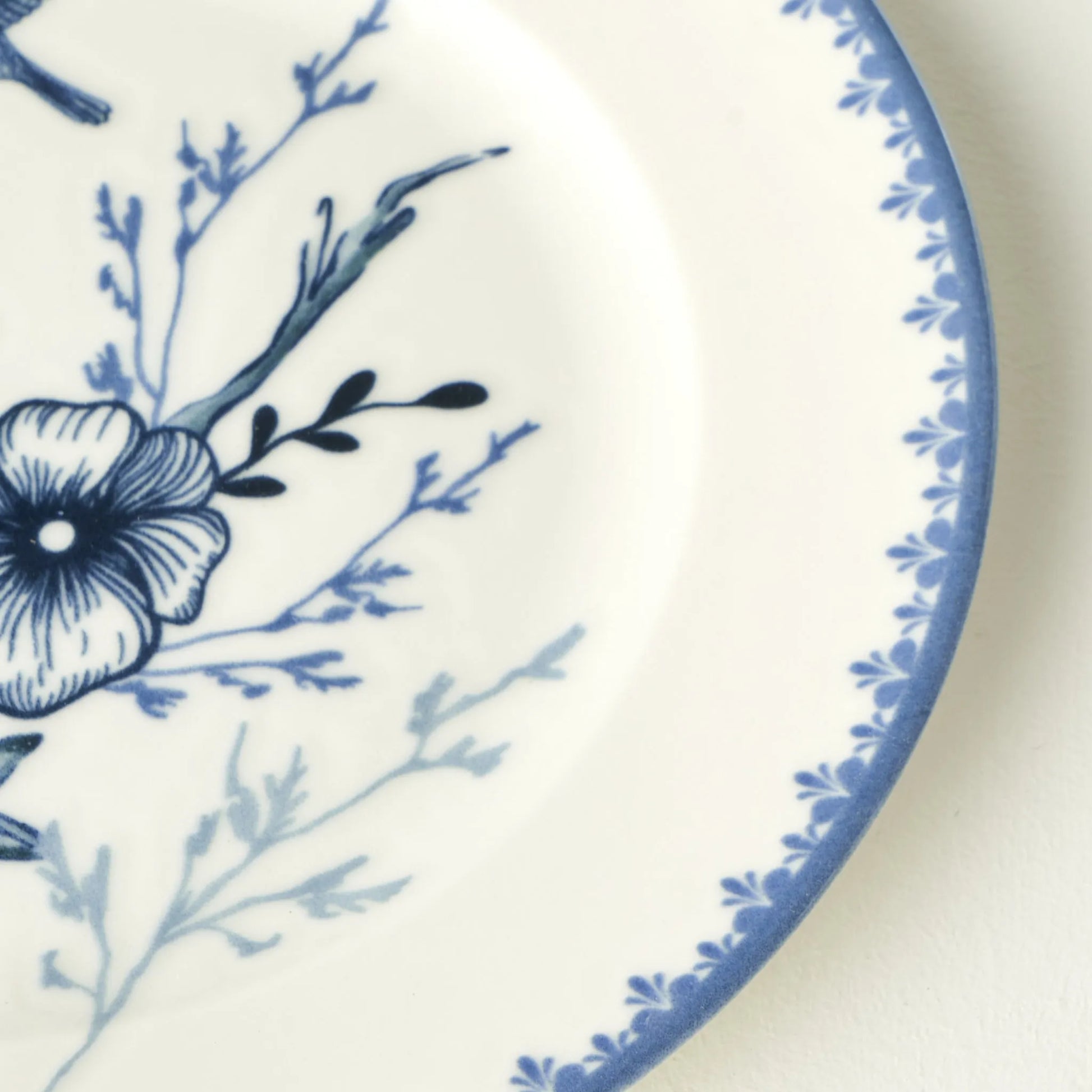 Bleu Blanc Porcelain Dessert Plate (Set of 4) texture detail